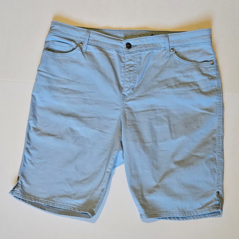 Gloria Vanderbilt All-Around Slimming Bermuda shorts, women's size 16